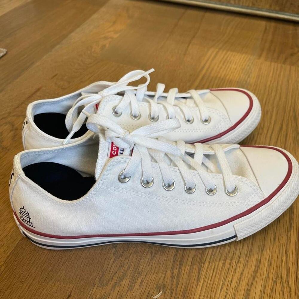 Converse Chuck Taylor All Star Low Top Sneakers – brand new Women’s 8.5